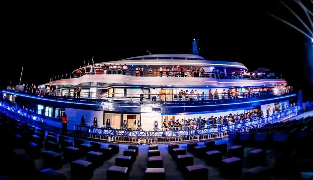 GVS用光打造“海上的移動豪華城堡”，